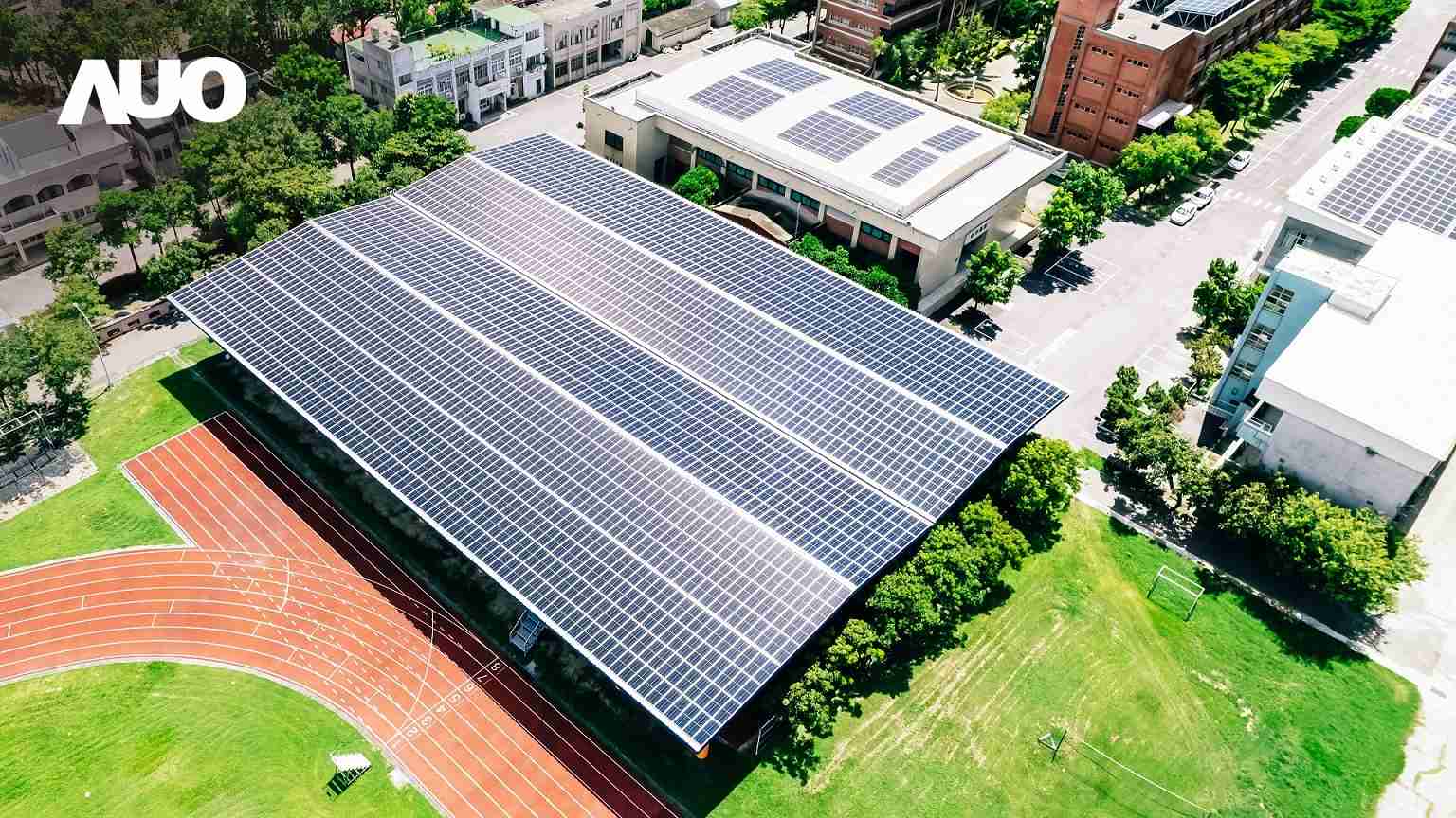 赏金国际SunSteel光电整合型浪板具备快速安装、、、轻量化优势,,,,可提升15%发电效能,,通过国际IEC与台湾VPC认证安全、、、防漏、、、、耐候标准